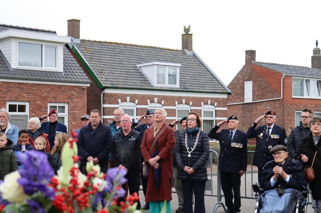 De herdenking op 3 november bij het oorlogsmonument