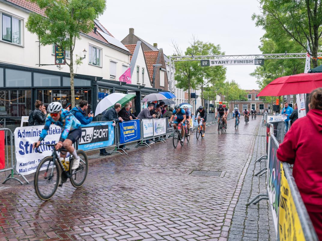Renners in de Voorstraat