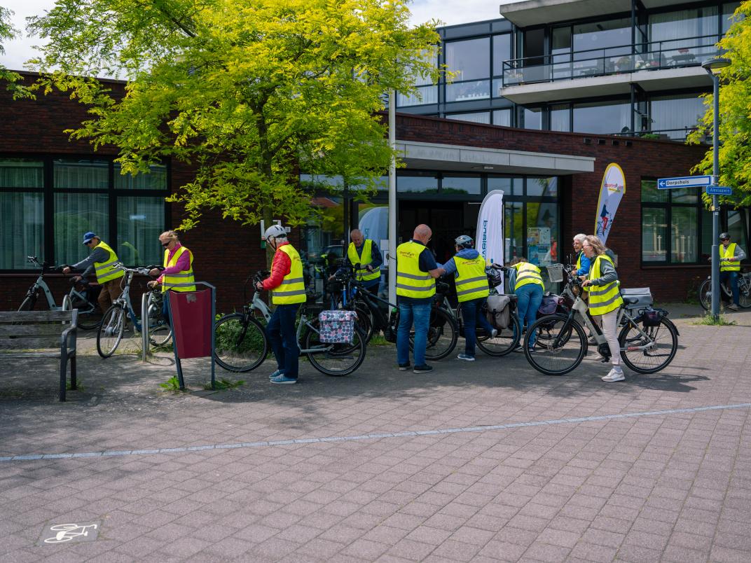 Op de elektrische fiets