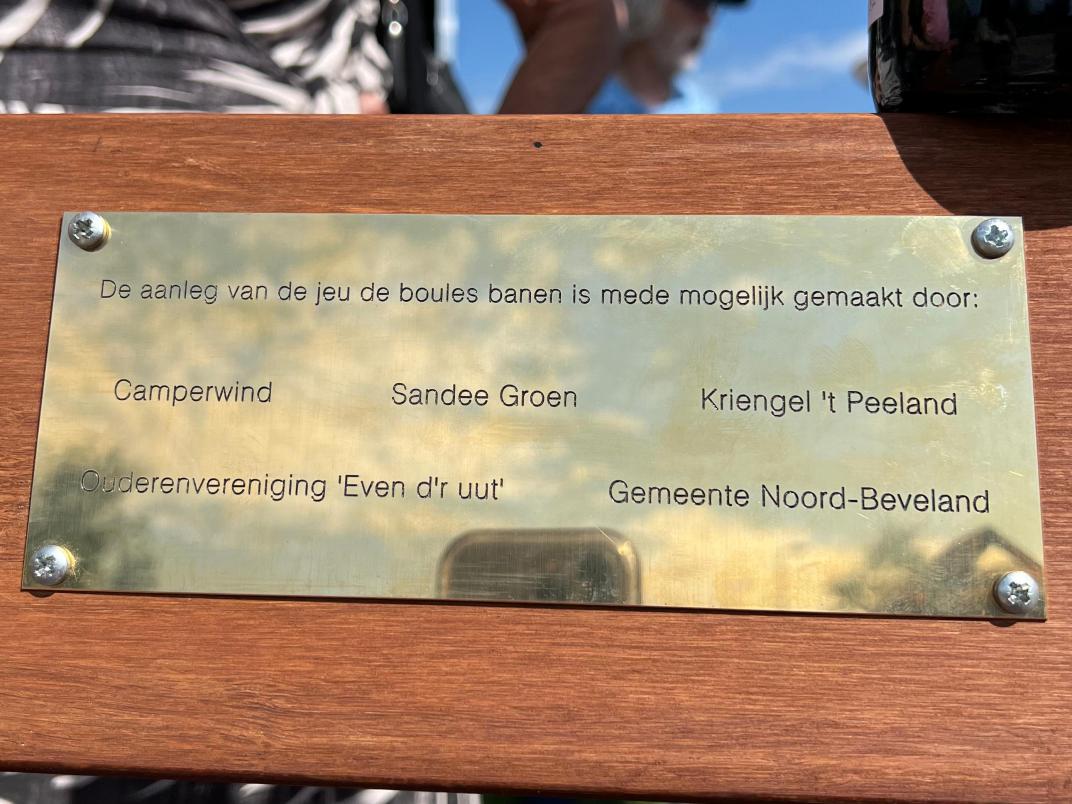 Partijen die de aan de aanleg van de jeu de boulesbanen hebben bijgedragen
