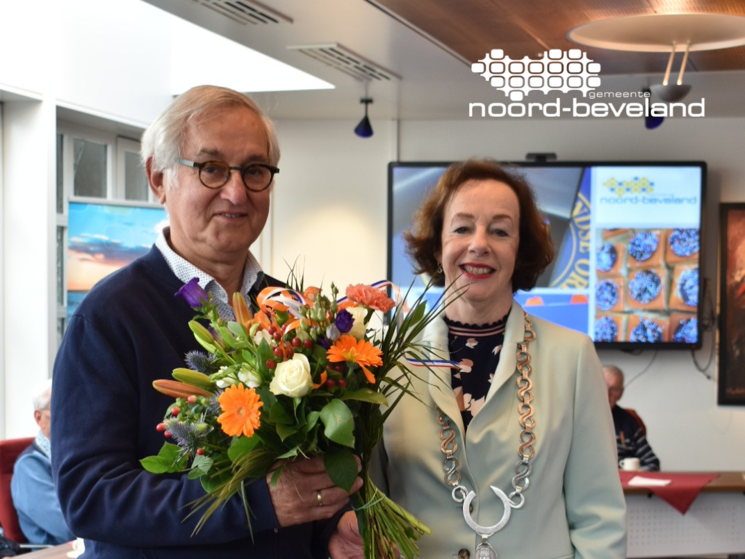 De heer Bakker en burgemeester Meeuwisse