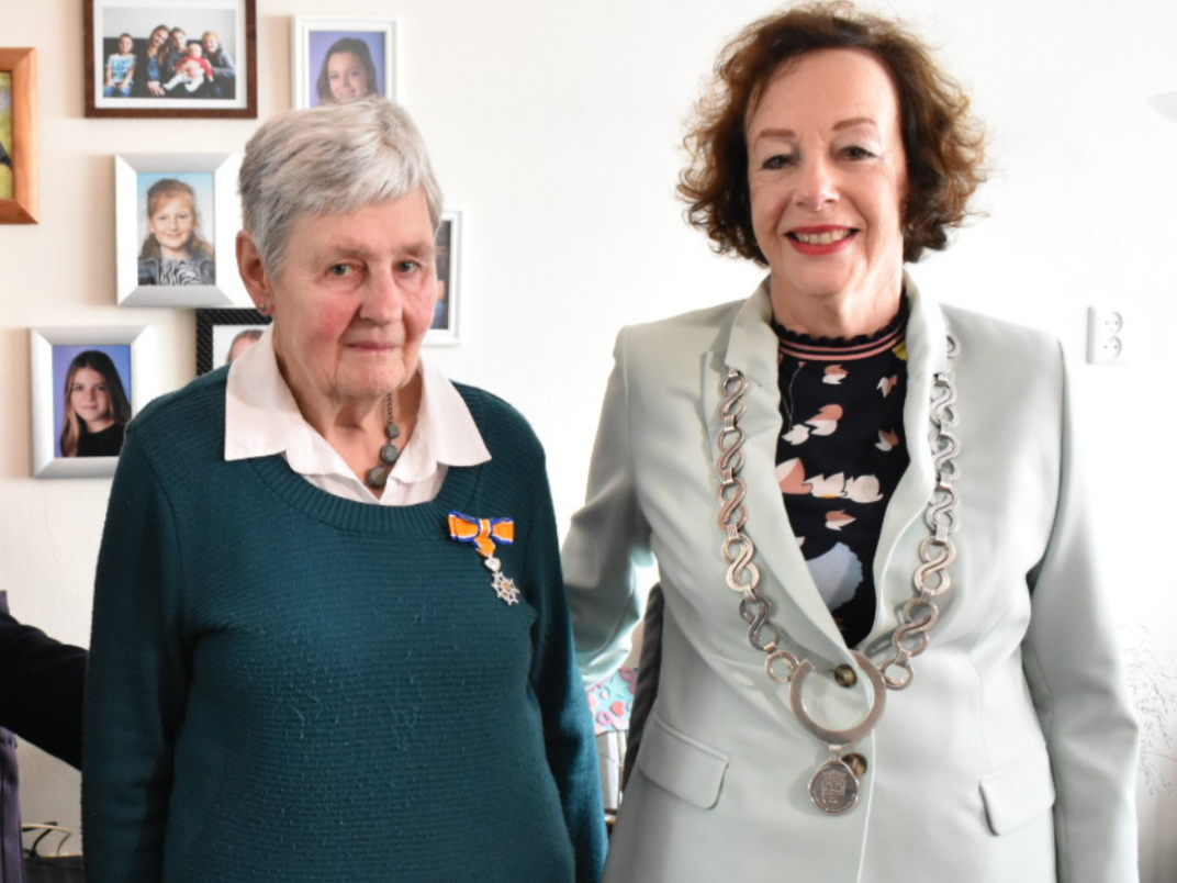 Mevrouw Geelhoed en burgemeester Meeuwisse